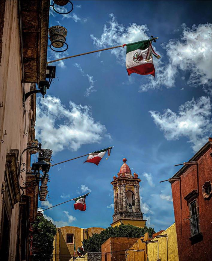 San Miguel de Allende in green white red 2