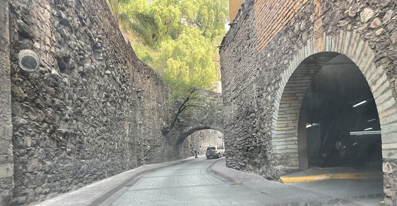 Tunnels Guanajuato History Book 5