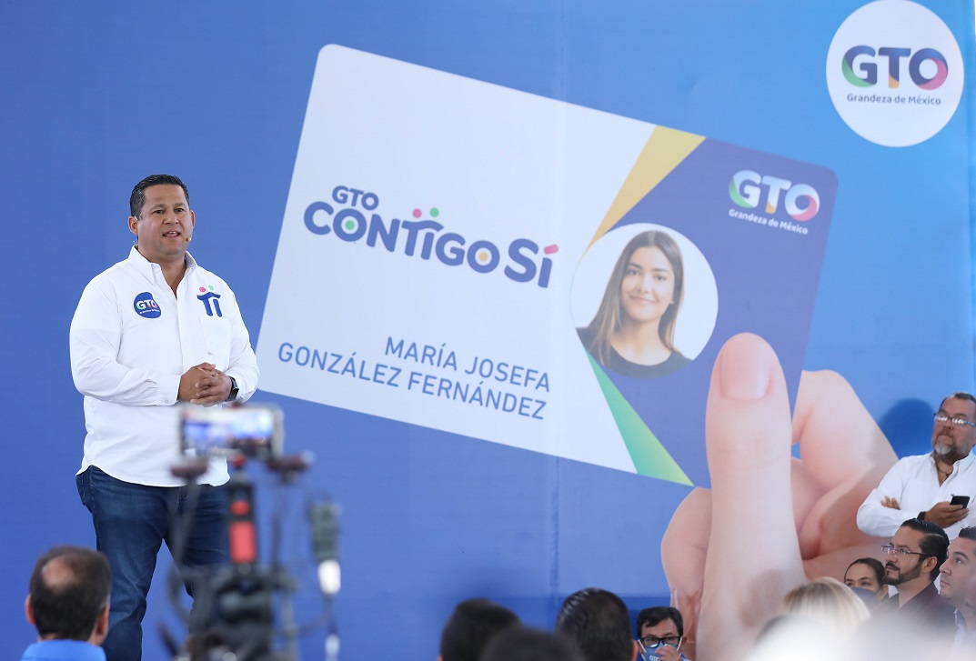 Governor presents card “GTO Contigo Si”