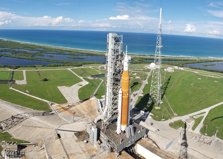 Artemis I Arrives at Launch Pad