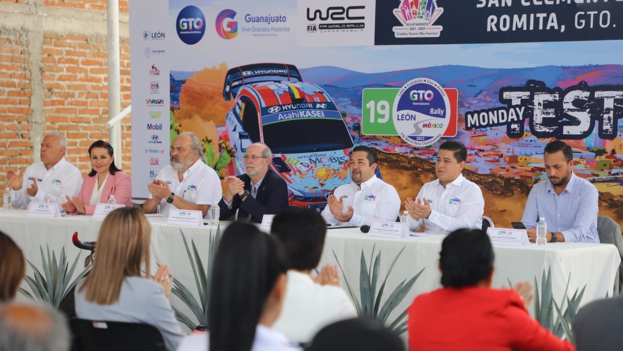 <strong>Drivers test cars on tequila fields</strong>