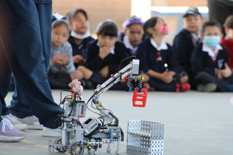 Elementary students take a look at robotics