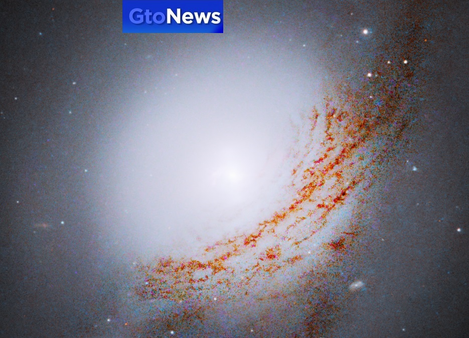 Hubble Views a Beautiful Luminous Galaxy