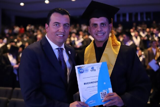 UVEG Graduates 6000 Guanajuato 6