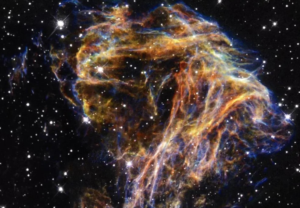 NASA captures large Magellanic fireworks
