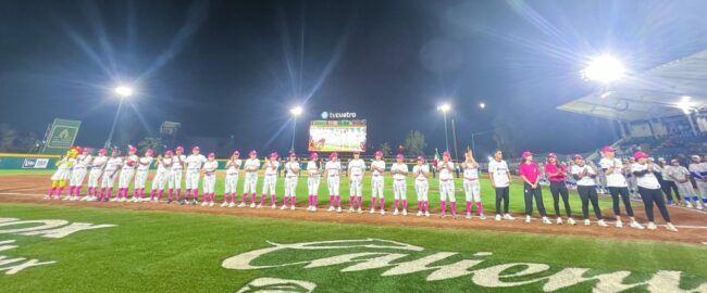 Soft Ball Bravas Leon First Pitch Guanajuato 3