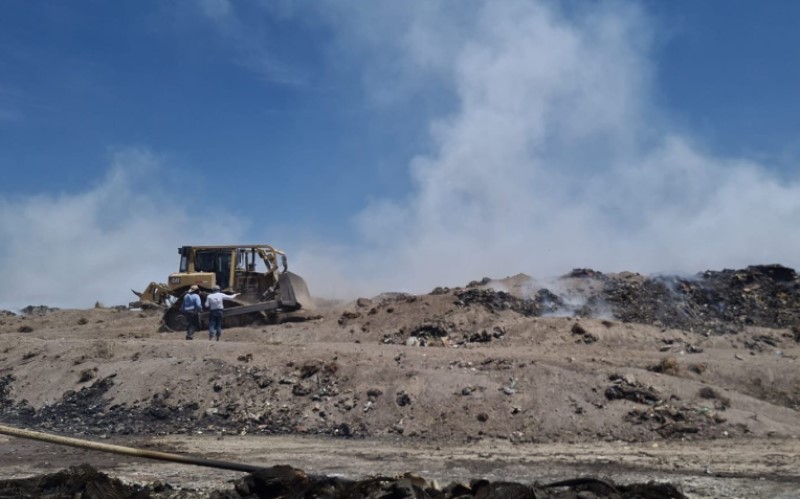 All work against fire at landfill in Apaseo el Grande