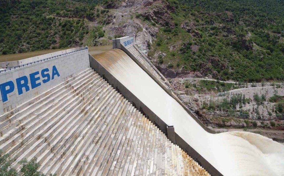 Flow of water is monitored in El Realito dam