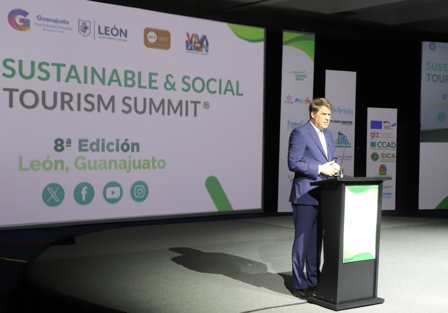 Leon holds the 8th. “Sustainable & Social Tourism Summit”