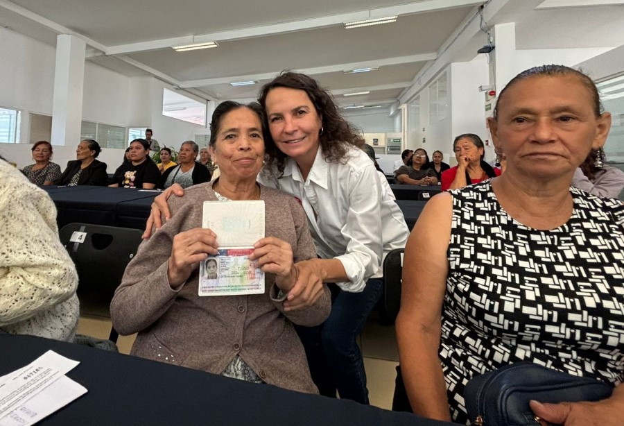 28 widows of Guanajuatense migrants get their visa