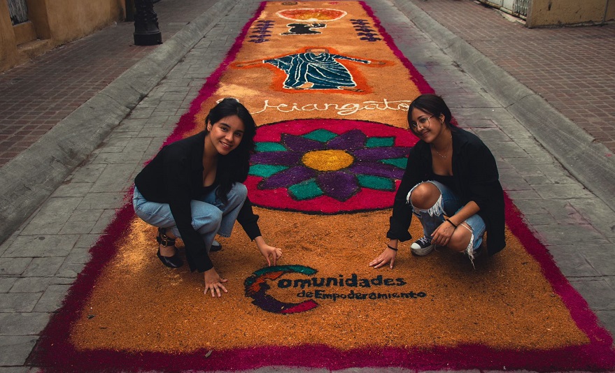 Carpets bring colors to 8th Night of Uriangato