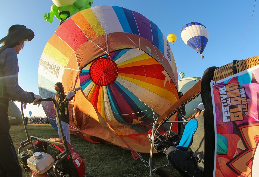 Governor opens the 2024 International Balloon Festival