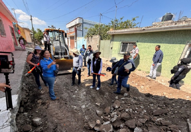 Government and migrants build works in Acambaro