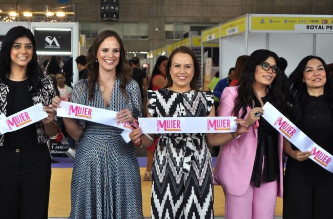 They transform, grow, inspire, and connect: Women of El Bajio They transform, grow, inspire, and connect: Women of El Bajio