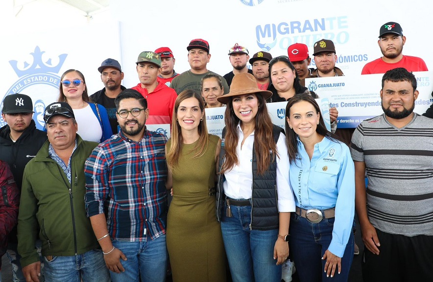 Governor delivers support to migrants