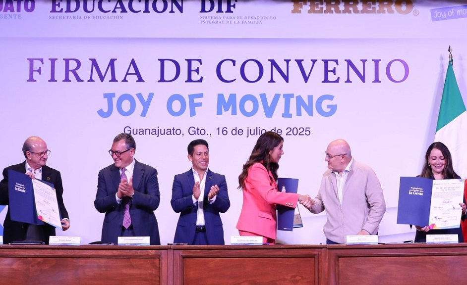 An agreement is signed for childhood in Guanajuato