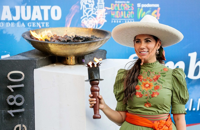 Cavalcade along the Route of National Independence
