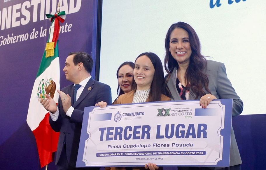 Guanajuato recognizes those who serve with integrity
