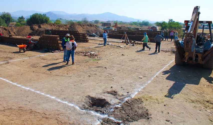 Work is done to clean the Ladrilleras del Refugio area