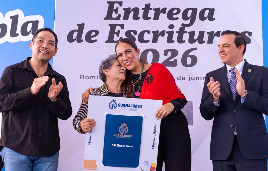Libia delivers deeds to 133 families in Romita