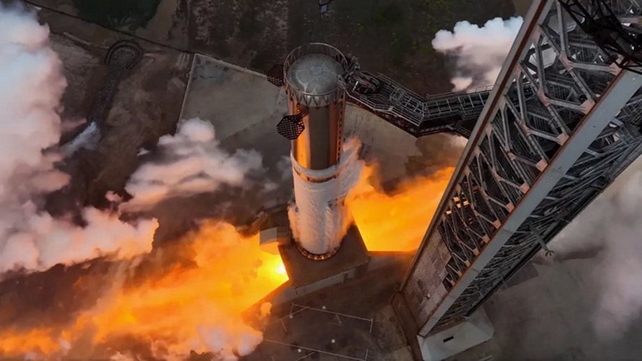 SpaceX ignites all 33 powerful engines