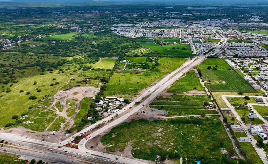 Airport bulevard is connected with Eje Metropolitano Airport bulevard is connected with Eje Metropolitano