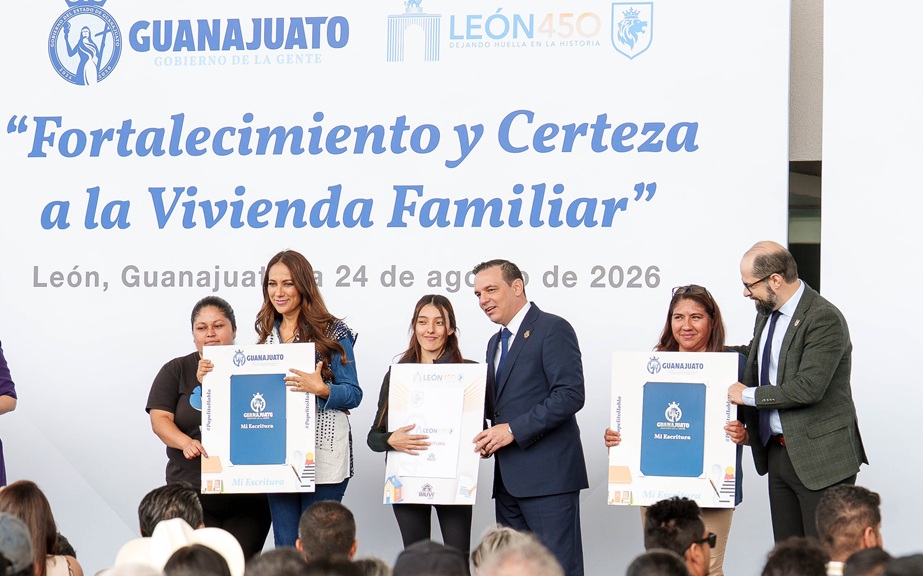 Libia delivers 300 deeds ‘Paper Speaks’ in Leon
