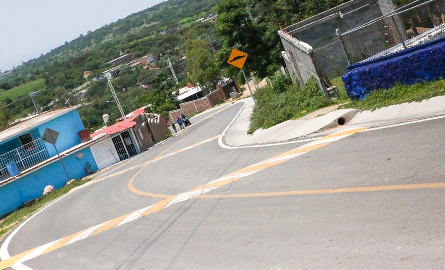 Libia delivers public works in Irapuato