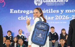 Guanajuato Back to School Supplies Students