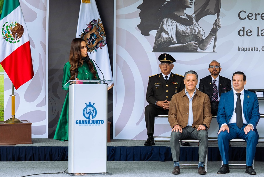 ‘We work for the Mexico they defended’