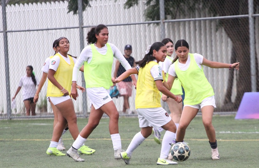 Club Leon is looking for female talent Club Leon is looking for female talent